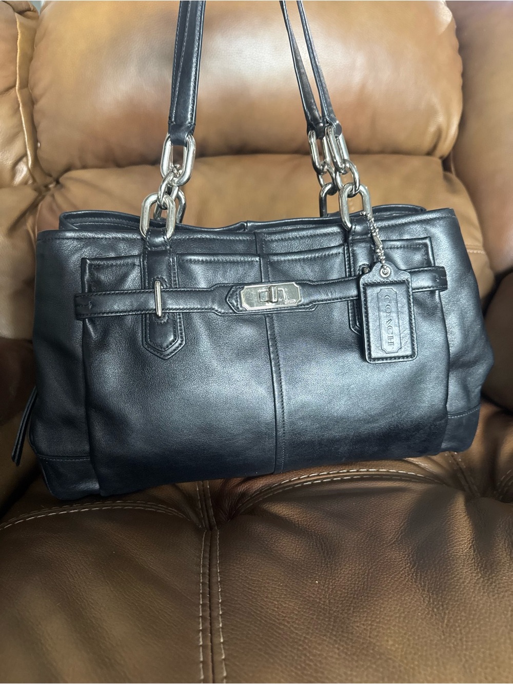 Coach y2k vintage Black Leather Shoulder Tote with Turnlock Detail